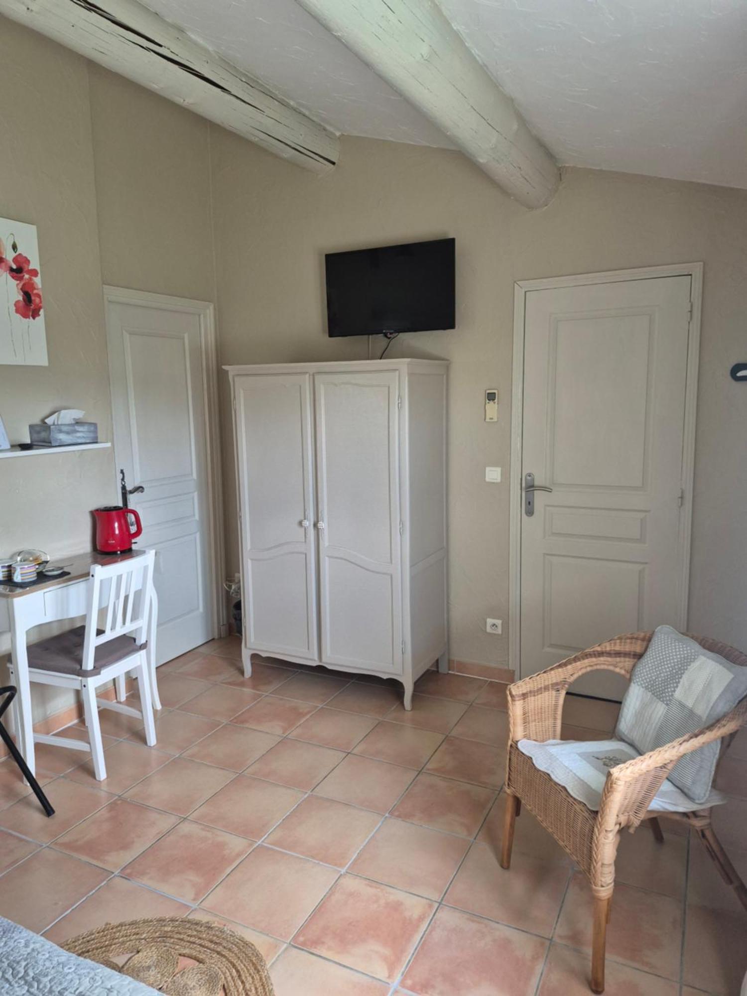 Mas Clement - Chambre Et Table D'Hotes LʼIsle-sur-la-Sorgue Εξωτερικό φωτογραφία