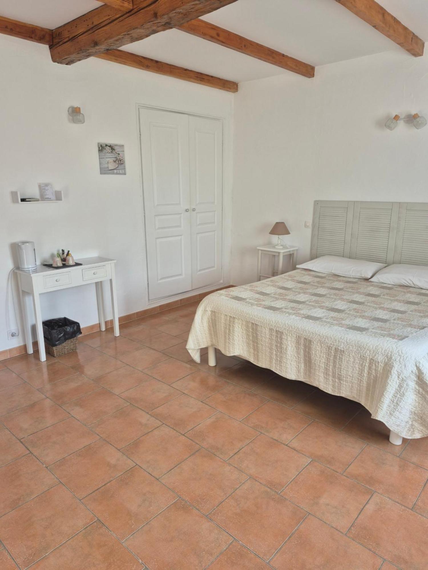 Mas Clement - Chambre Et Table D'Hotes LʼIsle-sur-la-Sorgue Εξωτερικό φωτογραφία